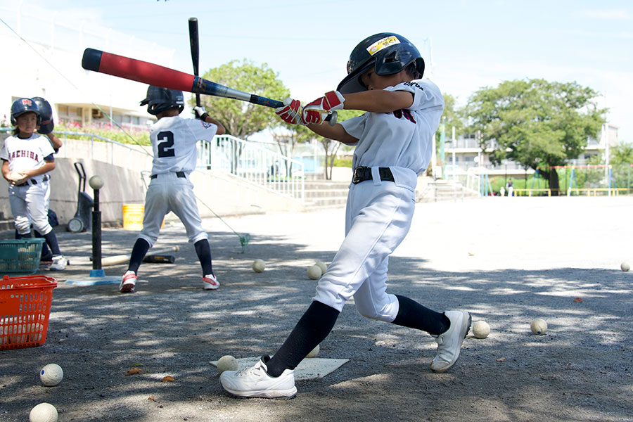 「インサイドアウト」のスイングが身に付くドリルとは（写真はイメージ）