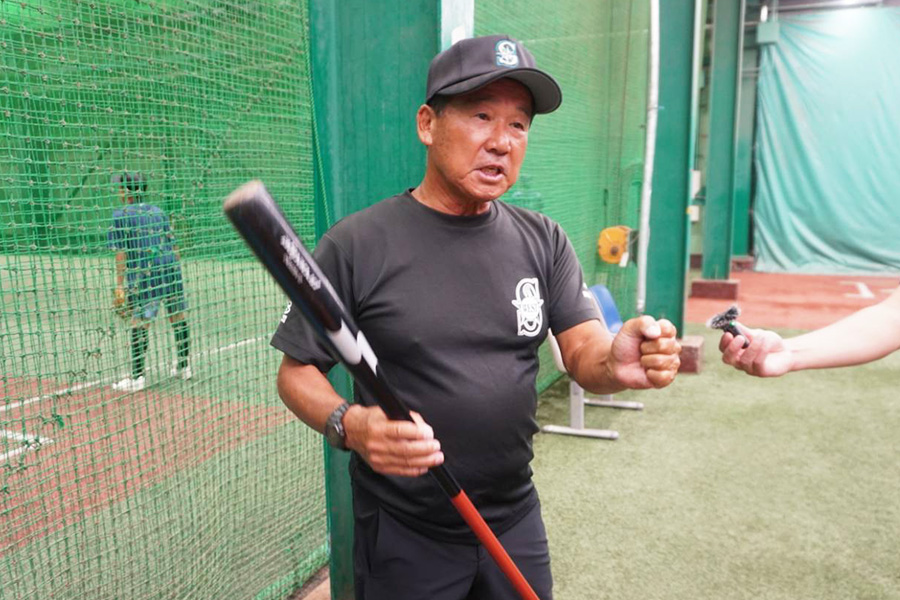 打撃練習では「打球の質しか見ていない」と蓬莱総監督【写真:尾辻剛】