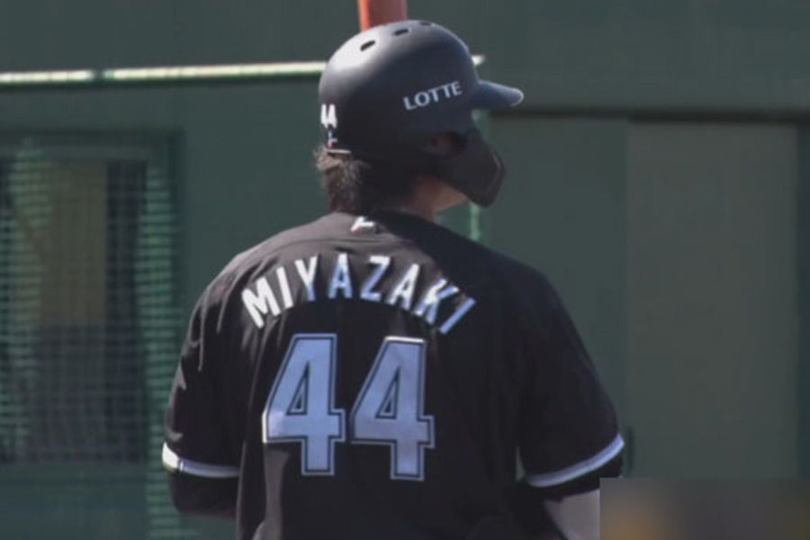 巨人戦に出場したロッテ・宮崎竜成【画像：パーソル パ・リーグTV】