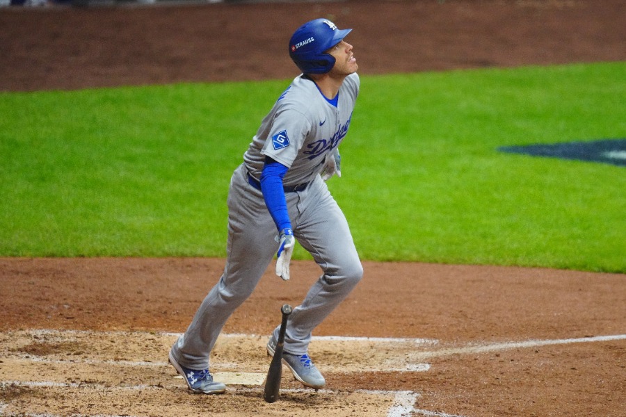 ブルワーズ戦で本塁打を放ったドジャースのフレディ・フリーマン【写真：荒川祐史】