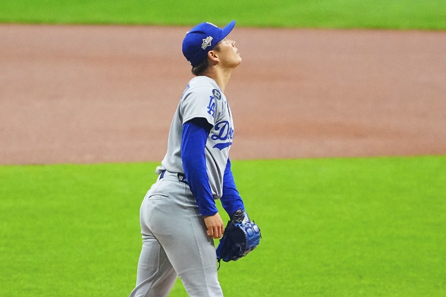 先頭打者に被弾したドジャース・山本由伸【写真:荒川祐史】