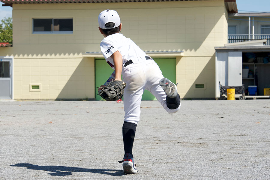 「真っすぐ足を出す」投球動作が身につくドリルとは（写真はイメージ）