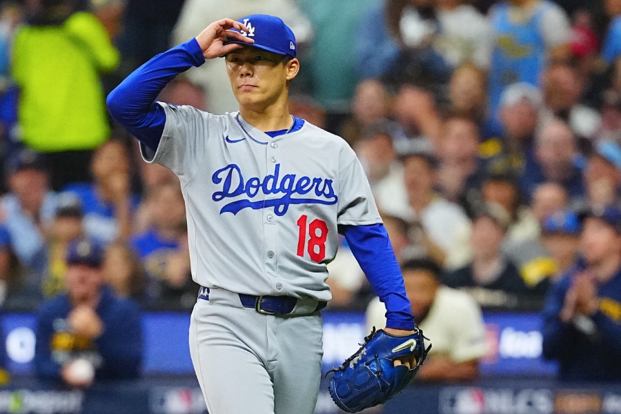 等身大タペストリー　山本由伸 20250503_yamamoto9_ge-560x373.jpg