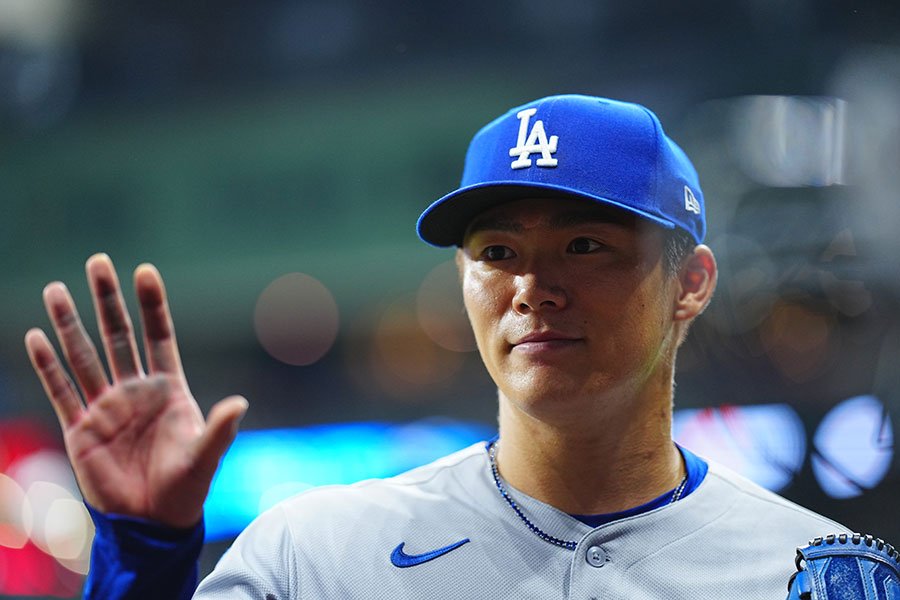 ブルワーズ戦に先発したドジャース・山本由伸【写真:荒川祐史】