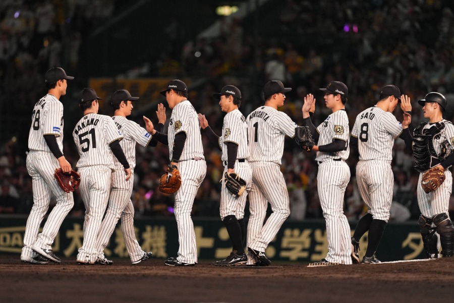 阪神ナイン【写真:小林靖】