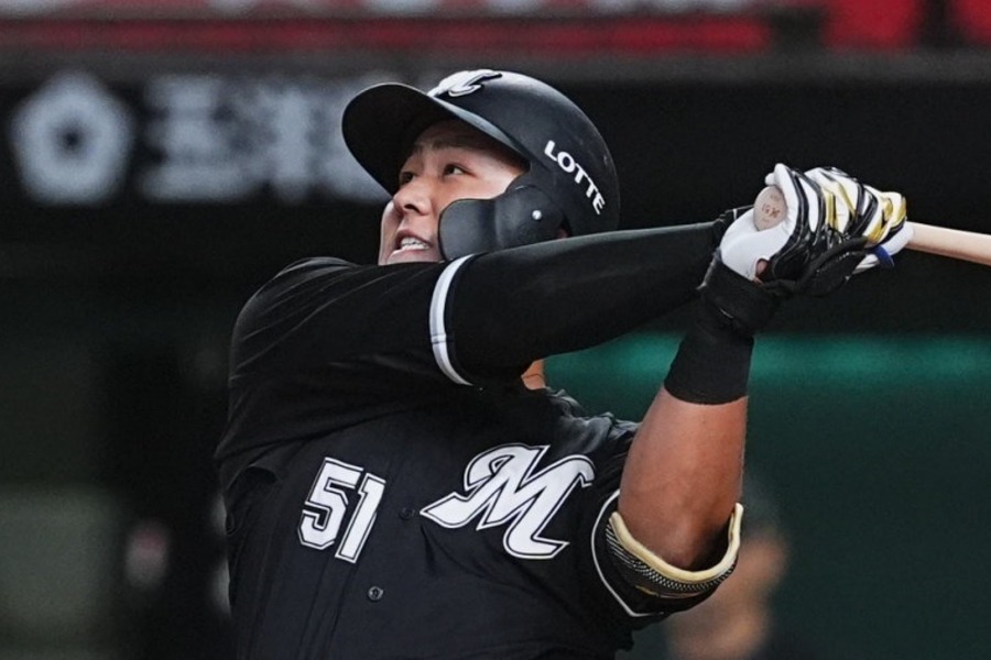 ロッテ・山口航輝【写真：小林靖】