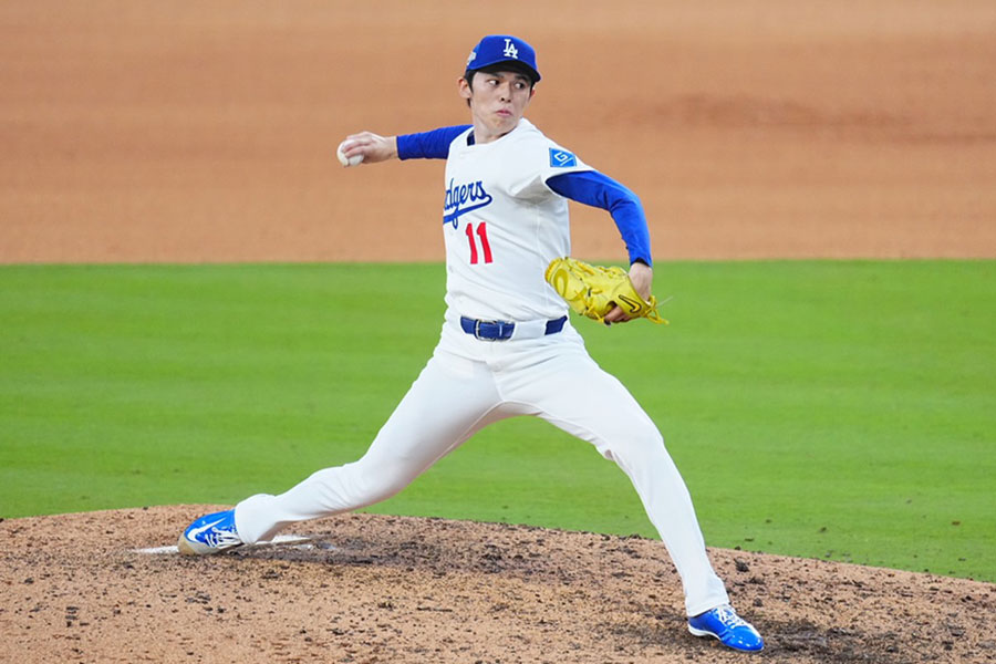 ブルワーズ戦の9回に登板したドジャース・佐々木朗希【写真：荒川祐史】