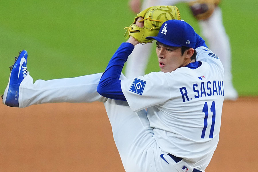 9回に登板したドジャース・佐々木朗希【写真：荒川祐史】