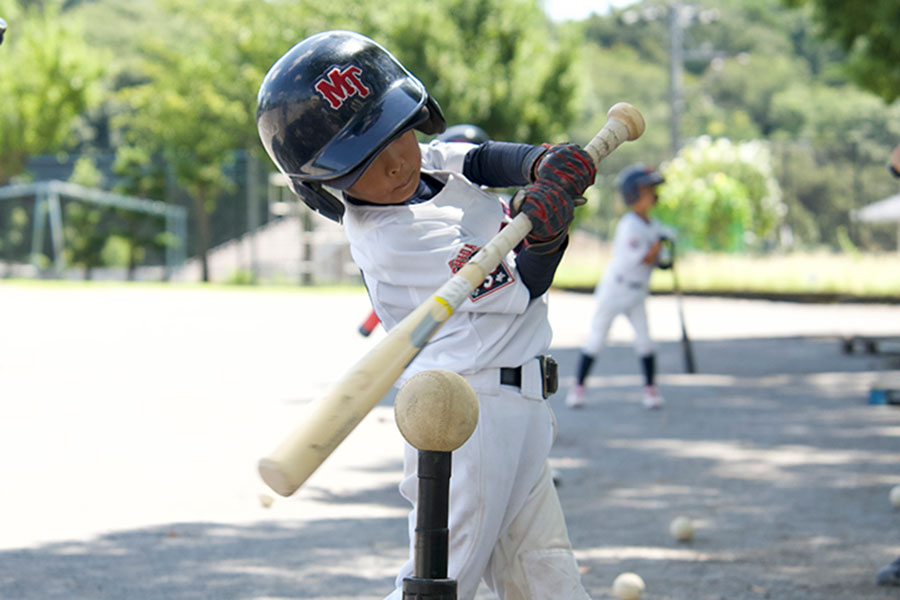 飽きやすい低学年でも集中して取り組める打撃ドリルとは（写真はイメージ）