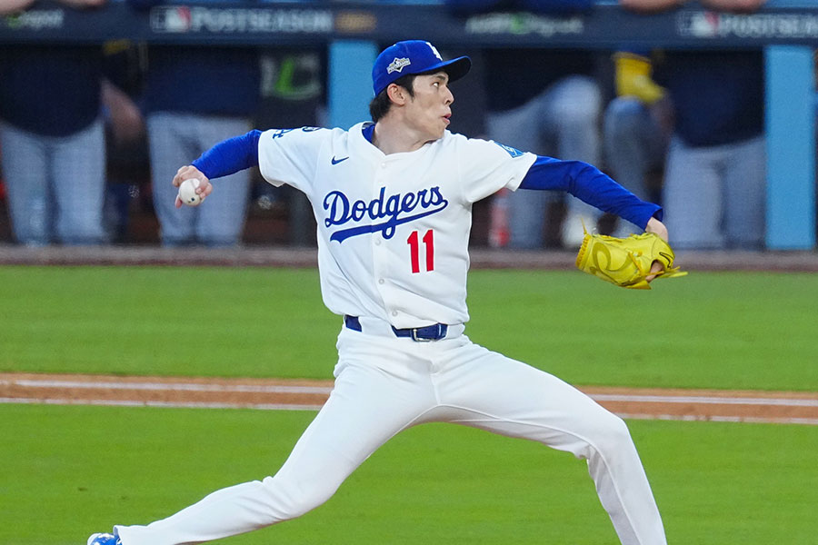 ブルワーズ戦の9回に登板したドジャース・佐々木朗希【写真：荒川祐史】