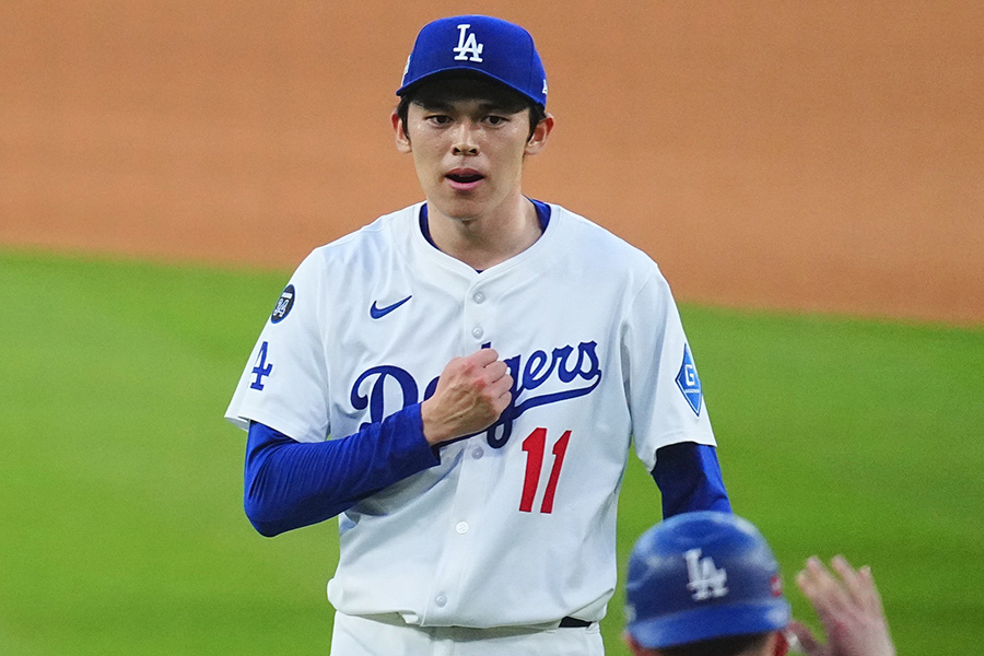 9回に登板したドジャース・佐々木朗希【写真：荒川祐史】