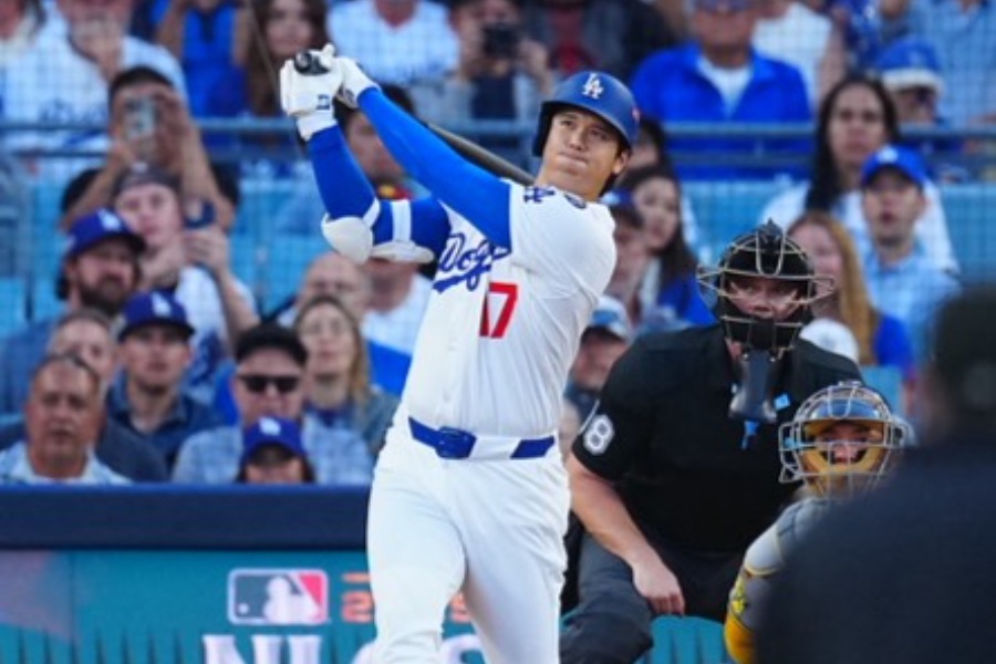 初回に本塁打を放ったドジャース・大谷翔平【写真：荒川祐史】