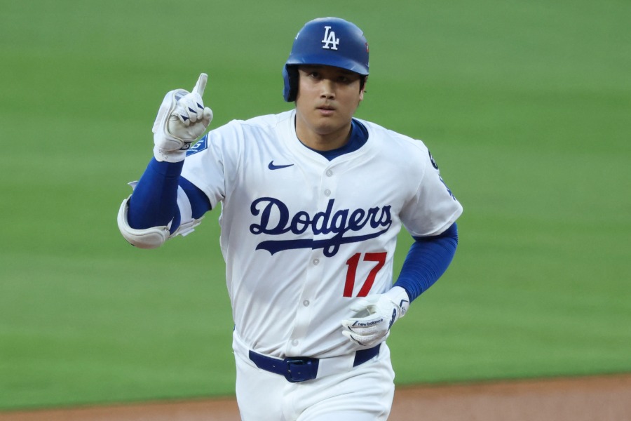 ブルワーズ戦で本塁打を放ったドジャース・大谷翔平【写真：ロイター】