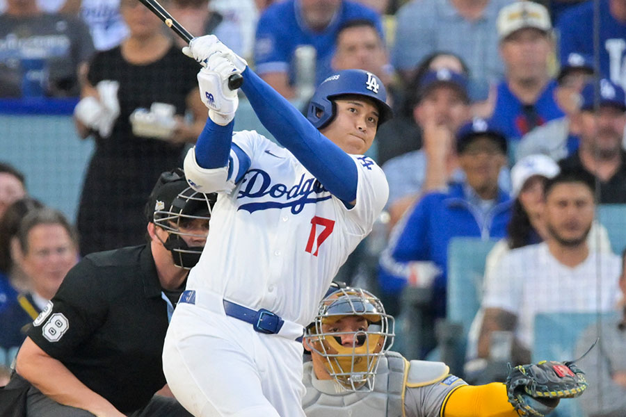 ブルワーズ戦で本塁打を放ったドジャース・大谷翔平【写真：ロイター】