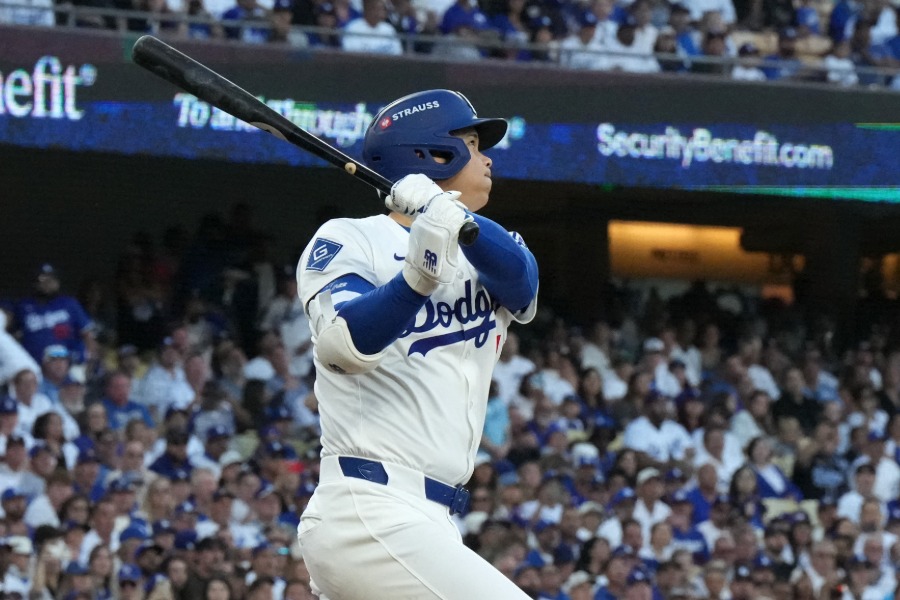 試合開始12分後…「ショウヘイだけ」の偉業 大谷翔平136m弾にド軍公式