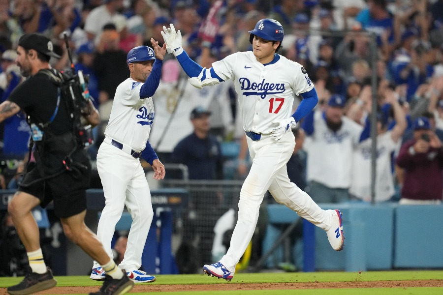 ブルワーズ戦で本塁打を放ったドジャース・大谷翔平【写真：ロイター】