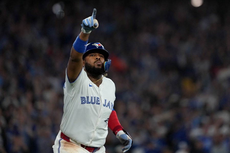 マリナーズ戦で本塁打を放ったブルージェイズのブラディミール・ゲレーロJr.【写真：ロイター】
