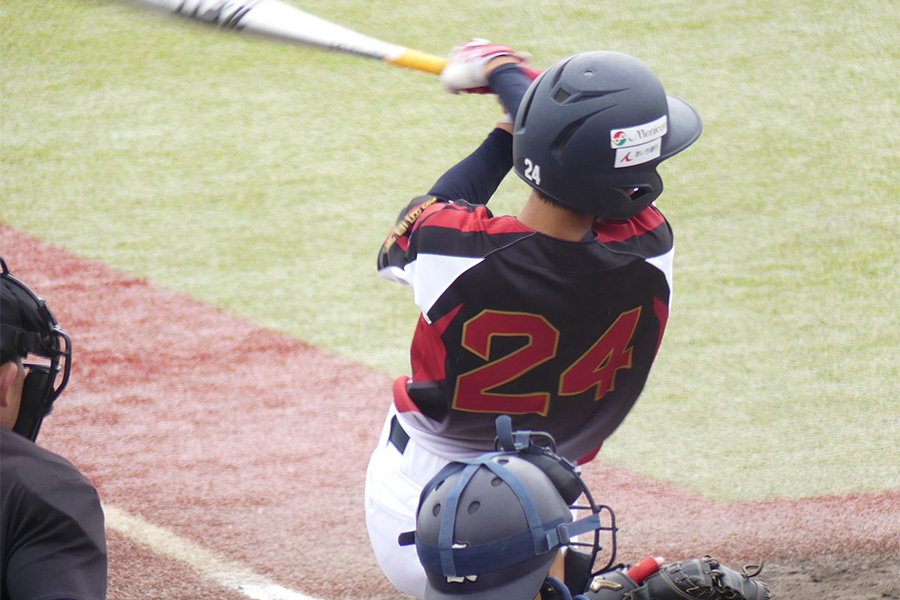 開幕戦で安打を放つ東尾張ボーイズ・掛樋悠太【写真:日本少年野球連盟提供】