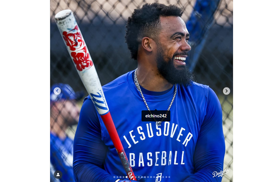 公式SNSが公開したテオスカー・ヘルナンデスの練習風景（画像はスクリーンショット）