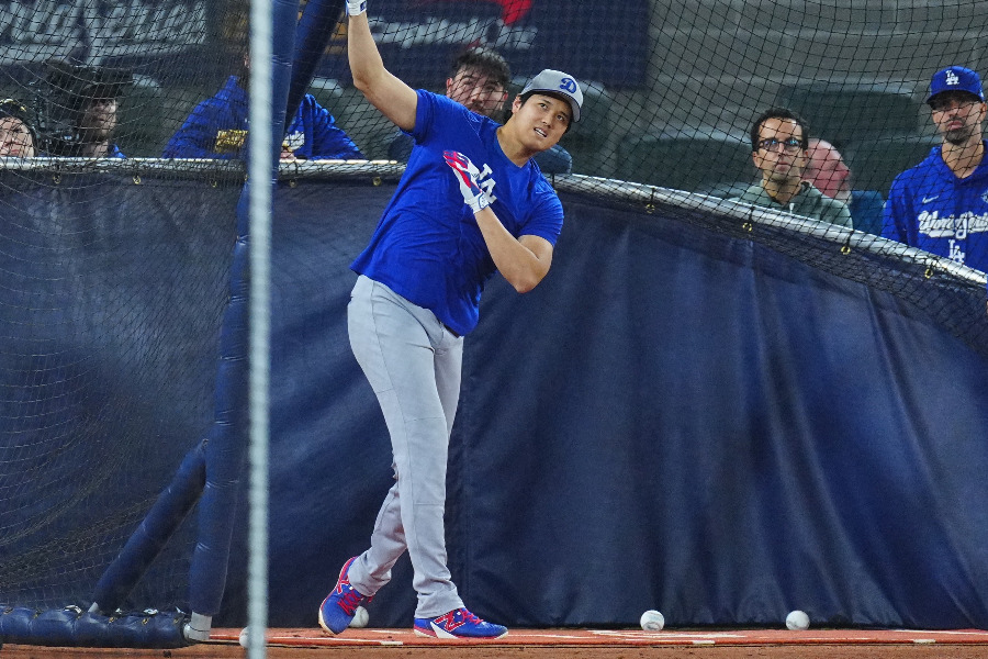 敵地でワールドシリーズ前日にフリー打撃を行ったドジャース・大谷翔平【写真：荒川祐史】