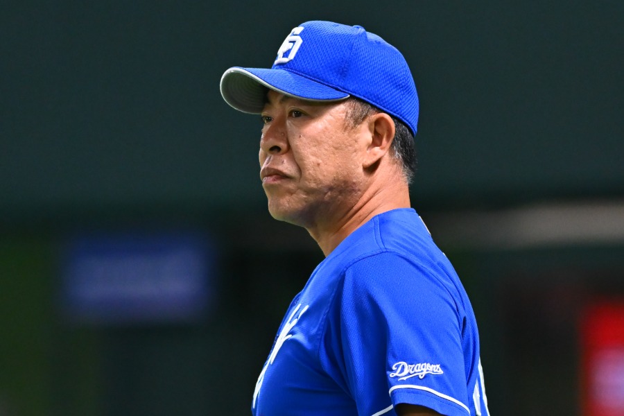 中日・井上一樹監督【写真：宮脇広久】