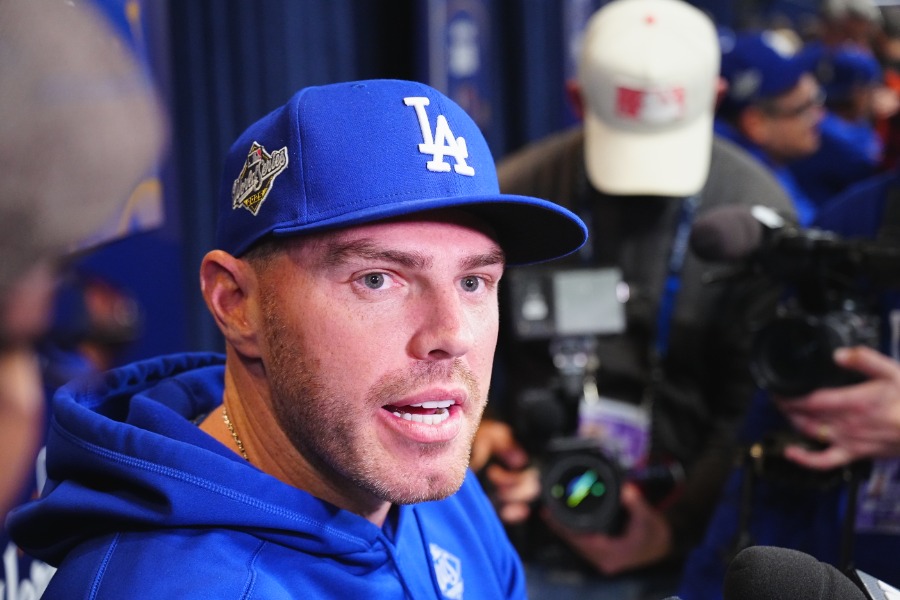 取材に応じたドジャースのフレディ・フリーマン【写真：荒川祐史】