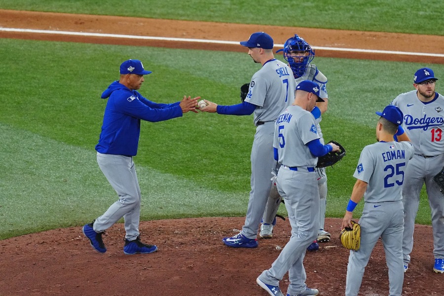 ブルージェイズ戦に登板したドジャースのブレイク・スネル【写真:荒川祐史】