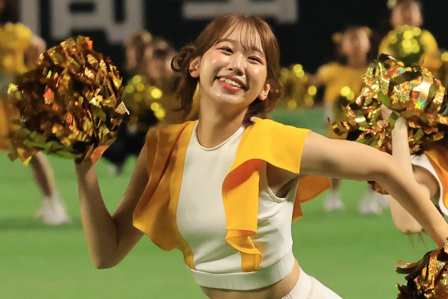 ハニーズのMIHANEさん【写真：球団提供】