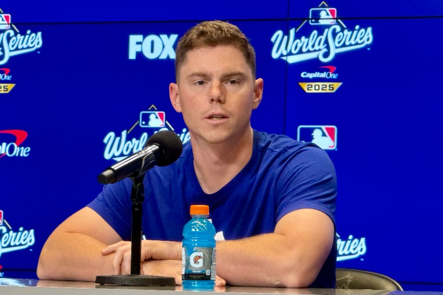 試合前、取材に応じたドジャースのウィル・スミス【写真：小谷真弥】