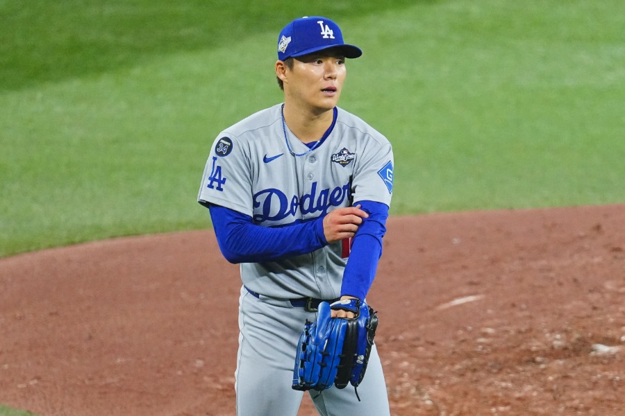ブルージェイズ戦で力投したドジャース・山本由伸【写真：荒川祐史】