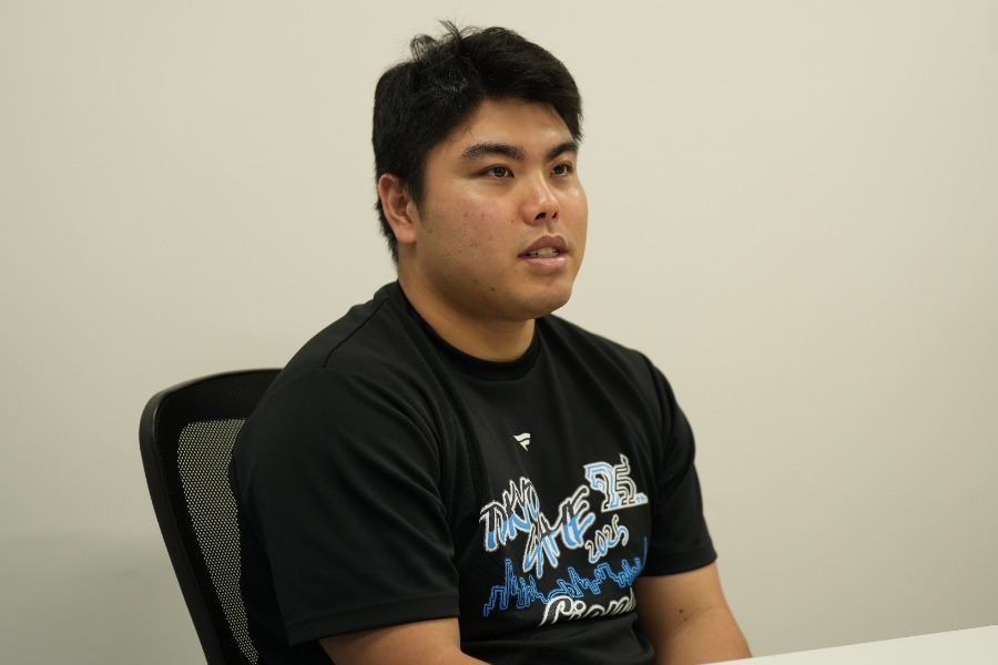 Full-Countの取材に応じた西武・平良海馬【写真：岡部直樹】