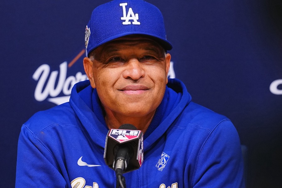 取材に応じたドジャースのデーブ・ロバーツ監督【写真：荒川祐史】
