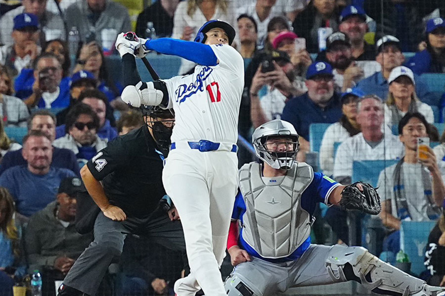Bジェイズ戦の5回にタイムリーツーベースを放ったドジャース・大谷翔平【写真：荒川祐史】