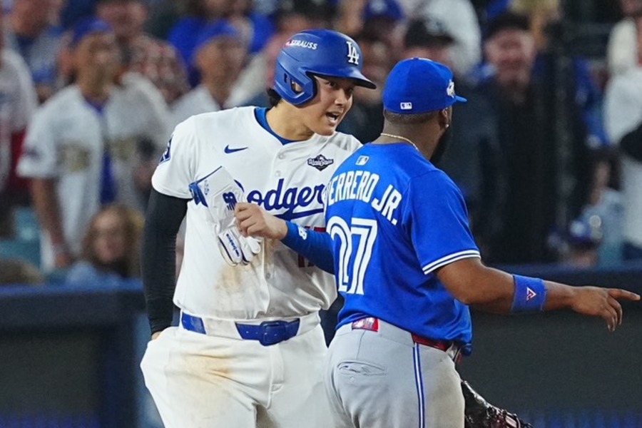 11回にも申告敬遠を受けたドジャース・大谷翔平【写真：荒川祐史】