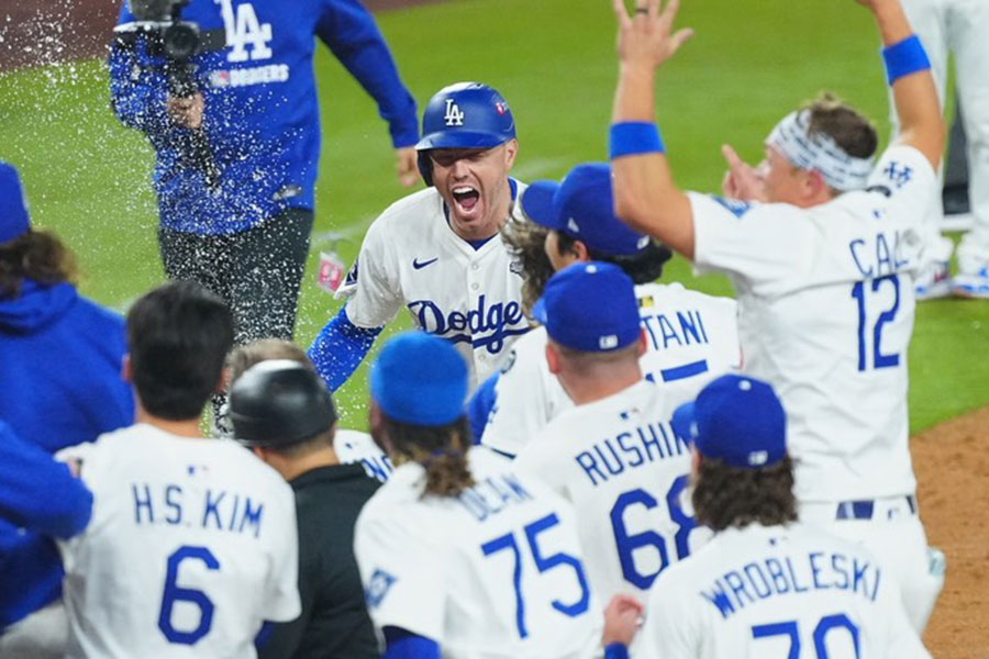 フリーマン、サヨナラHRに「インクレディブル」 延長18回の死闘「想像していたより長かった」 | Full-Count