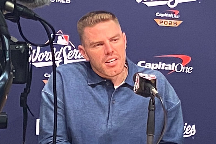 試合後、取材に応じたドジャースのフレディ・フリーマン【写真:真柴健】