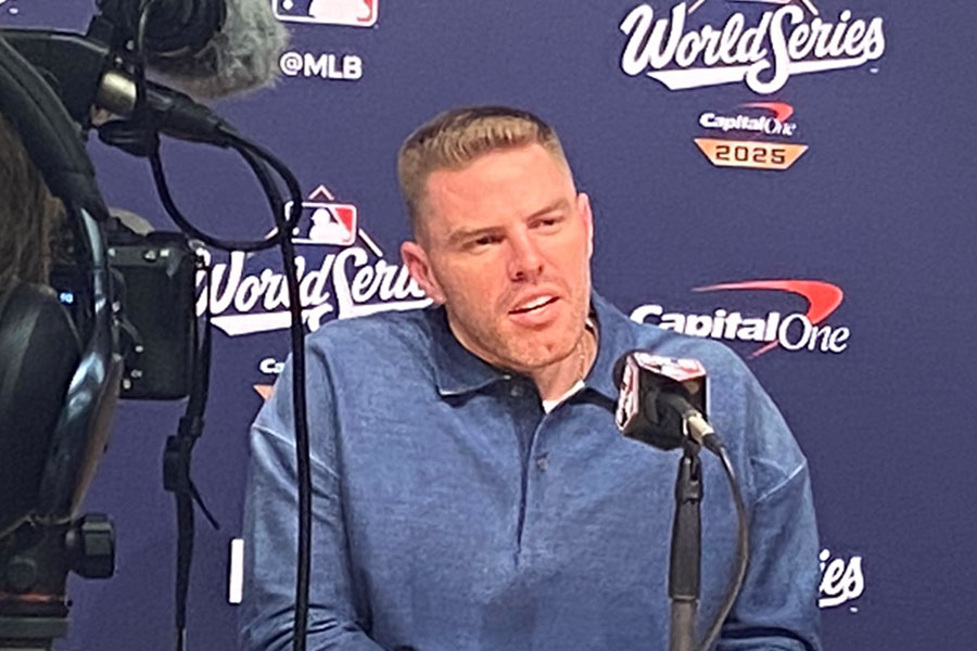 試合後取材に応じたフレディ・フリーマン【写真：真柴健】