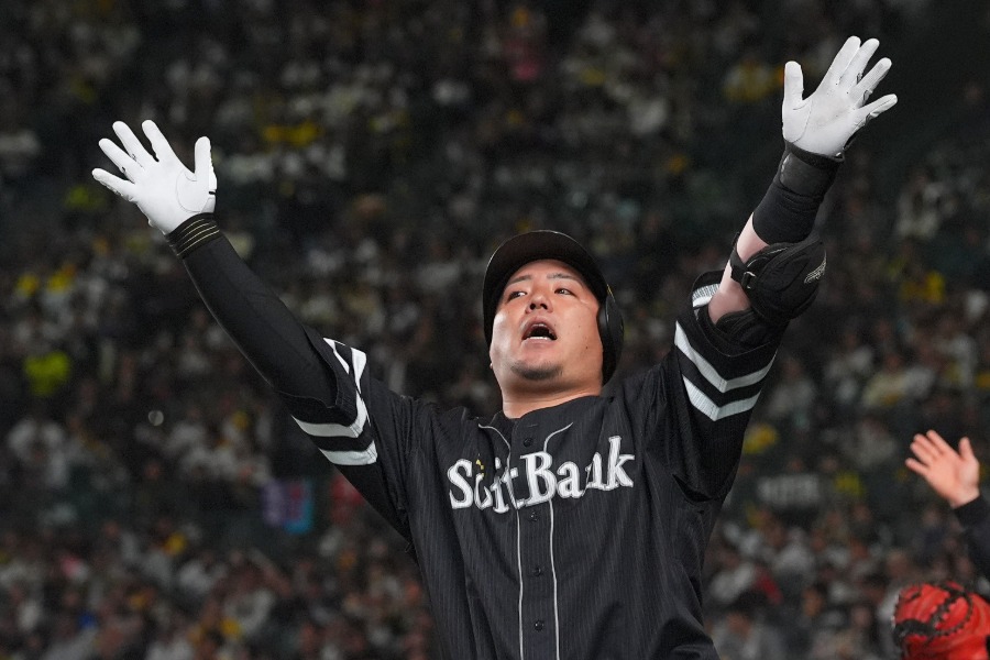 ソロ本塁打を放ったソフトバンク・山川穂高【写真提供：産経新聞社】