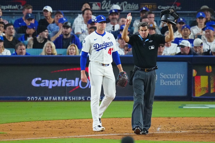 ブルージェイズ戦に登板したドジャースのブレイク・トライネン【写真：荒川祐史】