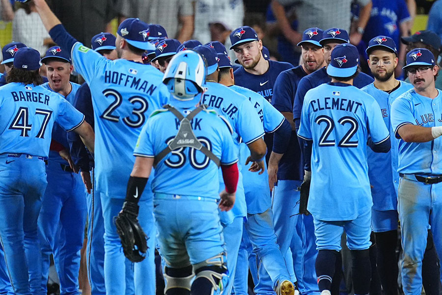 第5戦に勝利し歓喜するBジェイズナイン【写真：荒川祐史】