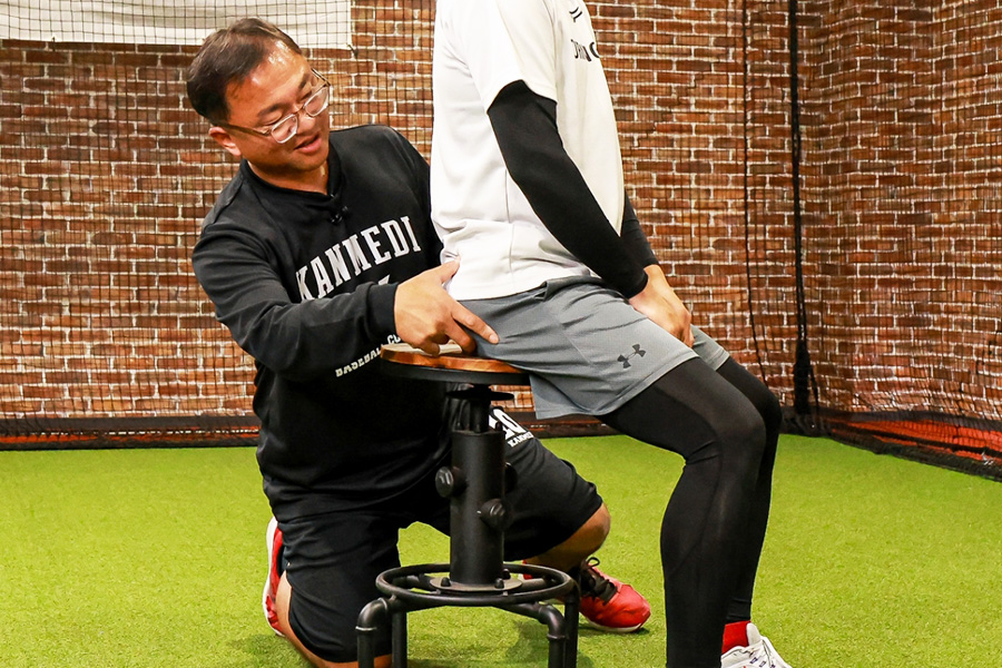 関メディベースボール学院の藤田真悟トレーナー【写真：伊藤賢汰】