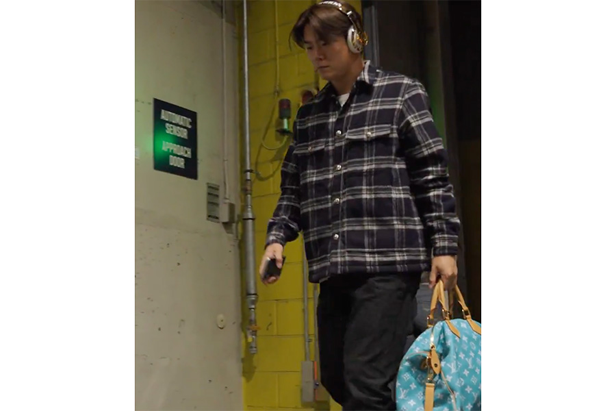 球場入りする山本由伸【写真提供：ドジャース（投稿をスクリーンショット】