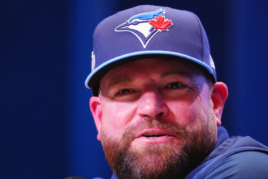 会見で質問に答えるBジェイズのジョン・シュナイダー監督【写真:荒川祐史】