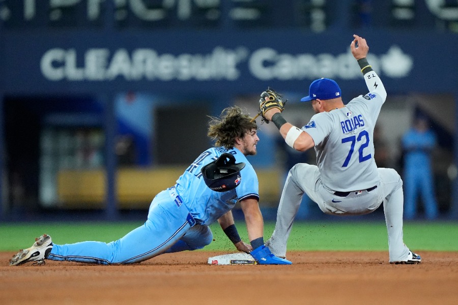 走塁死となったブルージェイズのアディソン・バージャー【写真:ロイター】