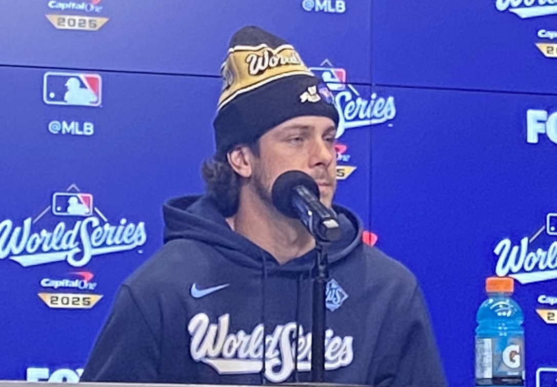 試合前に会見を行ったブルージェイズのアーニー・クレメント【写真：真柴健】