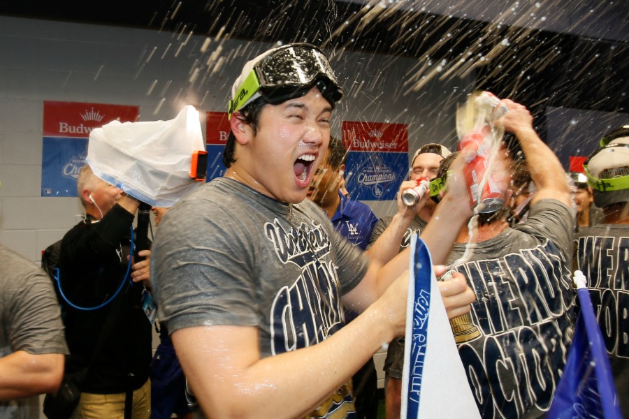 シャンパンファイトで盛り上がるドジャース・大谷翔平【写真:ロイター】