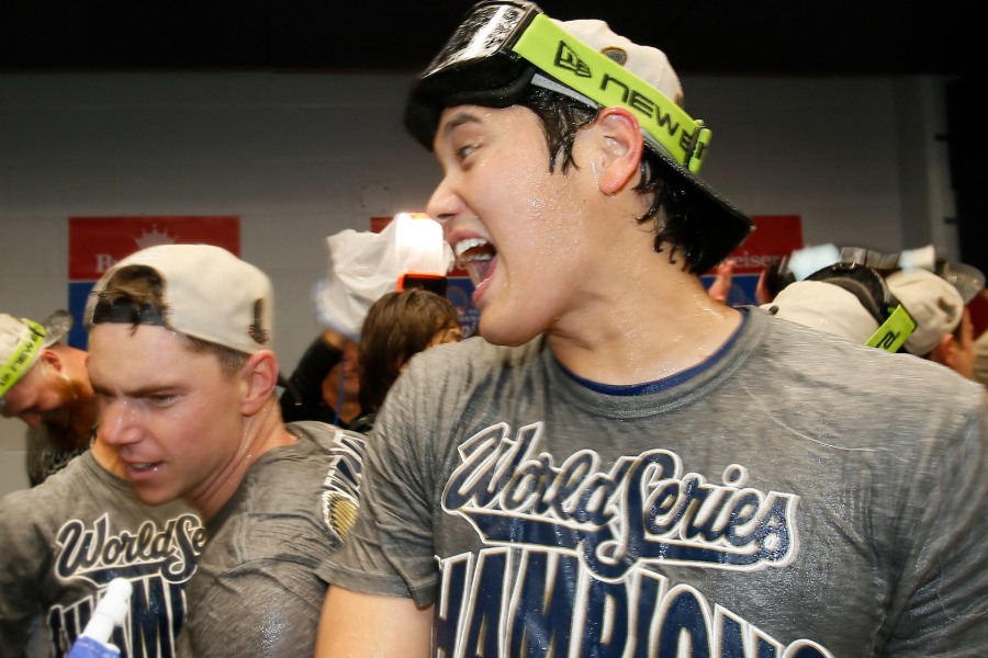 シャンパンファイトで盛り上がるドジャース・大谷翔平【写真:ロイター】