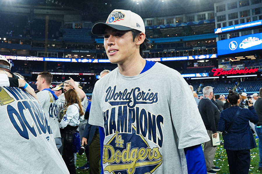 世界一に輝いたドジャース・佐々木朗希【写真：荒川祐史】