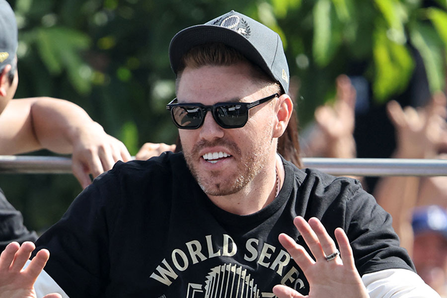 パレードに参加したドジャースのフレディ・フリーマン【写真：ロイター】