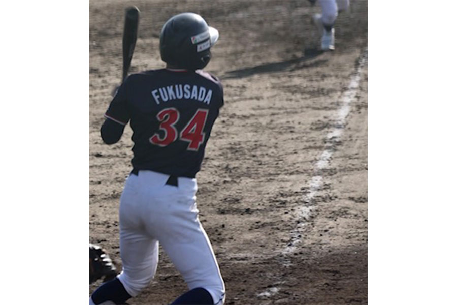 準々決勝、延長8回に適時打を放った東海中央ボーイズ・福定一颯【写真：日本少年野球連盟提供】